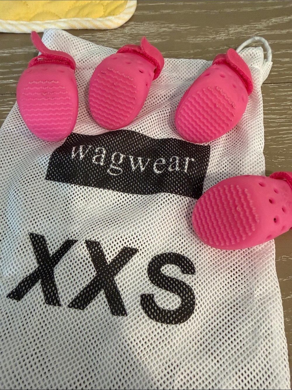 Wagwear Dog Boots - don’t let your dogs paws burn on the pavement. - Picture 3 of 3